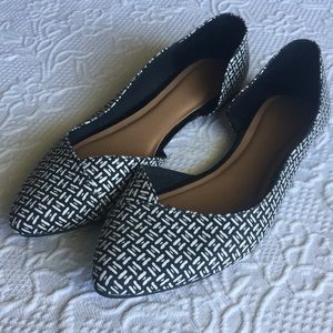 Black and White Women’s Flats